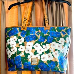 Dooney and Bourke authentic Shopper tote
